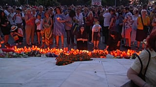 Romanya'da binler kaçırılan 15 yaşındaki kız için sokaklarda