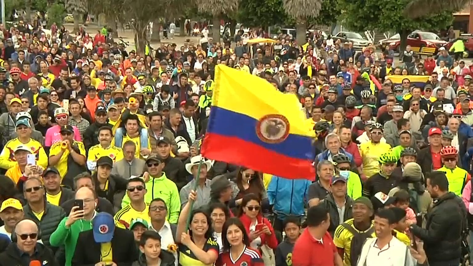 Emoción en Zipaquirá, el pueblo colombiano de Egan Bernal