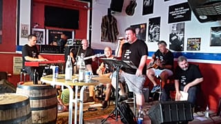 Augsburger Musiker brechen 35h-Weltrekord in Non-Stop-Livemusik