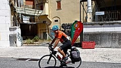 O ciclista português, Filipe Gaivão, à chegada a Lisboa