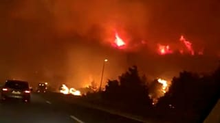 Imagem recolhida por Mirko Bulic enquanto conduzia nas proximidades do incêndio