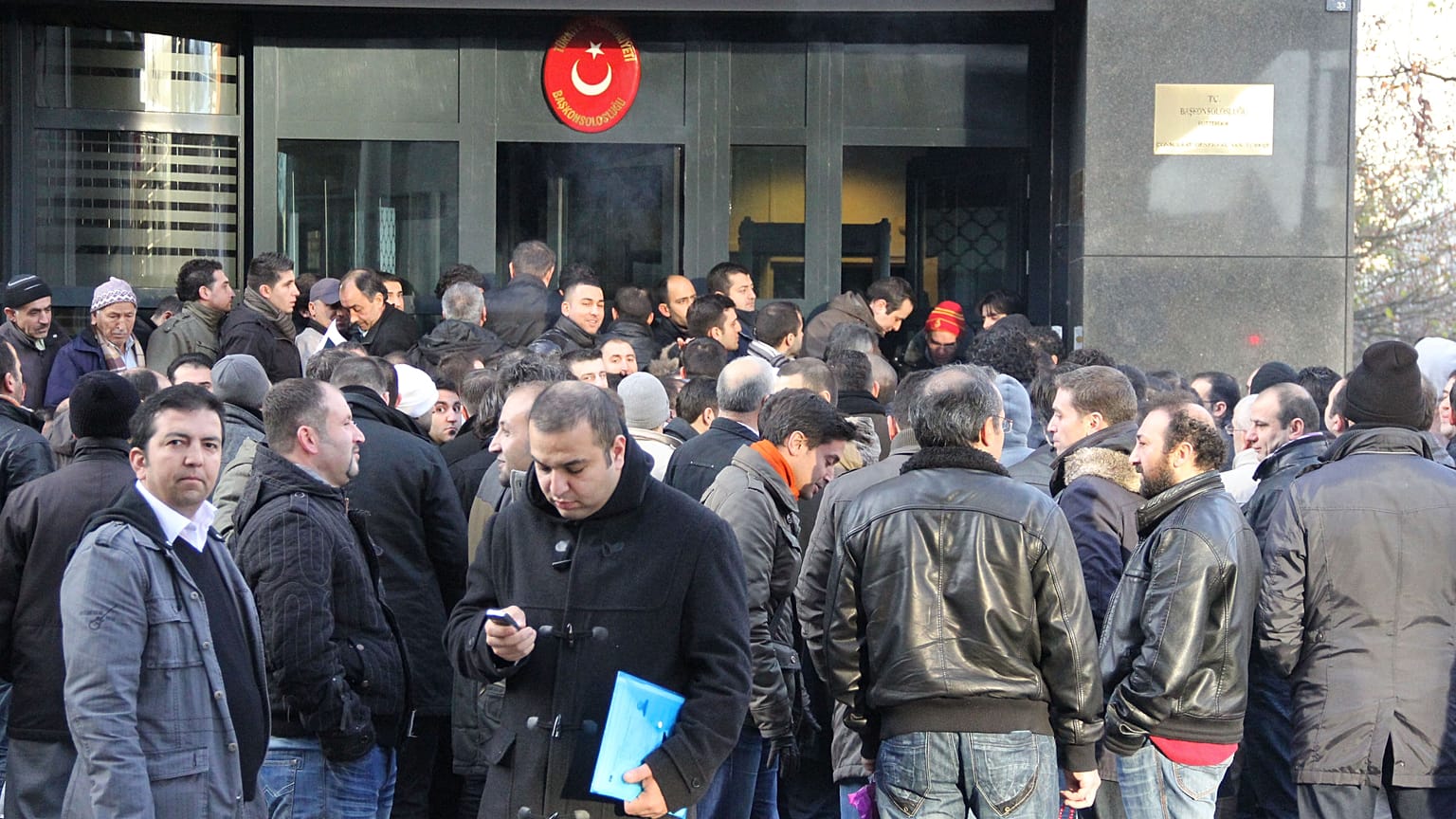 Gurbetçiler dövizle emeklilik için konsolosluklara koştu
