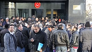 Gurbetçiler dövizle emeklilik için konsolosluklara koştu