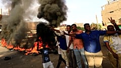 تجمع المهنيين السودانيين يدعو لاحتجاجات في عموم البلاد بعد مقتل تلاميذ بالرصاص