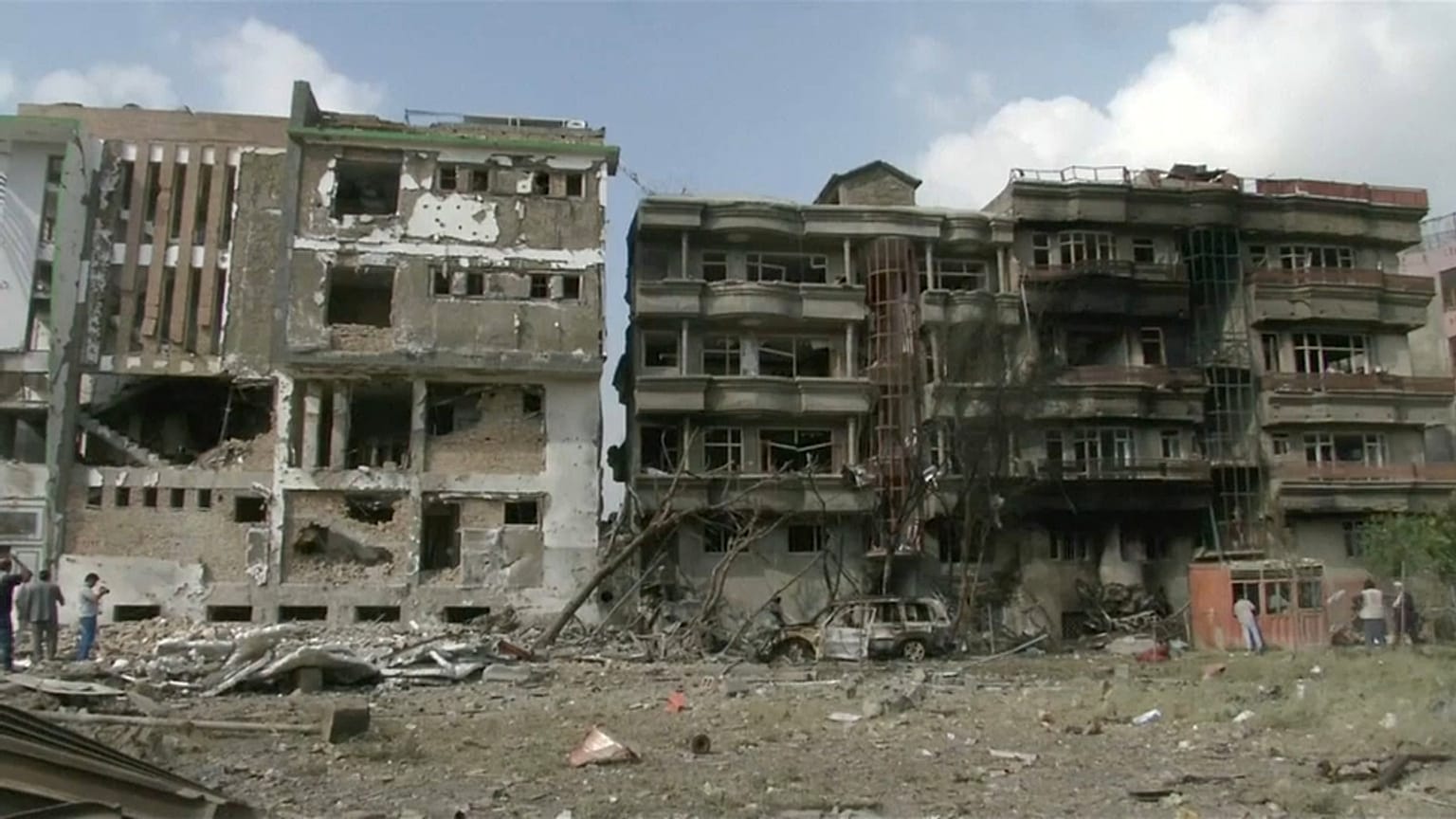 Afghanistan: autobomba insanguina la campagna elettorale