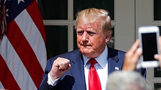 الرئيس الأمريكي دونالد ترامب خلال مراسم في البيت الأبيض بواشنطن 