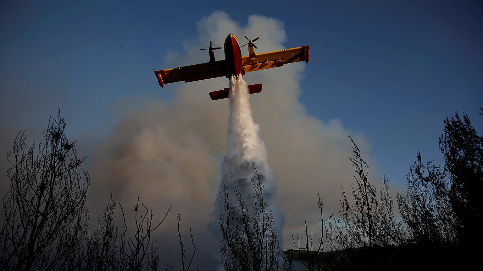 Ελλάδα: 32 πυρκαγιές σε όλη τη χώρα τη Δευτέρα