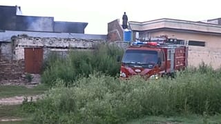 Самолет рухнул на жилые дома