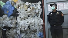 Η Ινδονησία επιστρέφει κοντέινερ με σκουπίδια στη Γαλλία και το Χονγκ Κονγκ