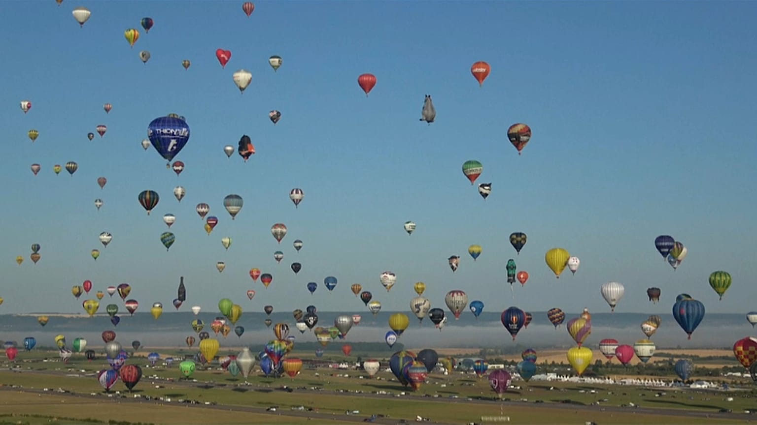 Watch: Balloons fill the skies but fail to pop world record