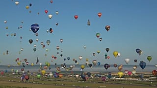 Watch: Balloons fill the skies but fail to pop world record