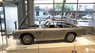 La voiture de James Bond aux enchères 
