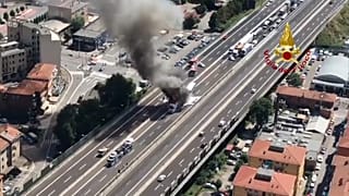 Scontro tra camion sulla A14, un morto