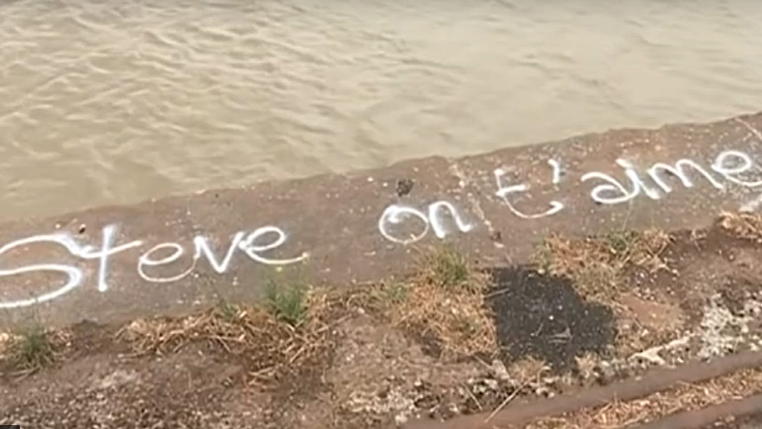 Las redes sociales piden justicia para Steve, el joven hallado muerto en el Loira