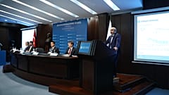 Türkiye Cumhuriyet Merkez Bankası Başkanı Murat Uysal, "Enflasyon Raporu 2019-III Bilgilendirme Toplantısı"nda sunum yaptı.

 ( Volkan Furuncu - Anadolu Ajansı )
