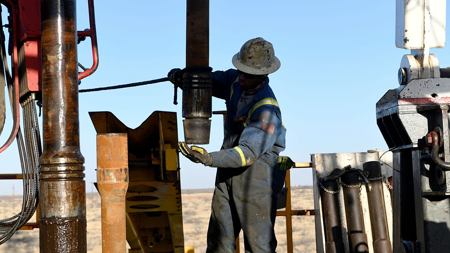 Fed'in faizleri düşüreceği beklentisi petrol fiyatlarını yükseltiyor