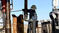 Fed'in faizleri düşüreceği beklentisi petrol fiyatlarını yükseltiyor