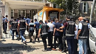 'FETÖ' operasyonunda gözaltına alınanlar adliyeye getirildi.
