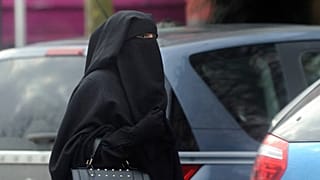 قانون ممنوعیت پوشاندن کامل صورت در هلند اجرایی شد