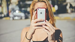 Yaya cep telefonu kullanıcıları, kazalara davetiye çıkarıyor