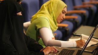 Ολλανδία: Σε ισχύ η απαγόρευση της μπούρκα ή του νικάμπ