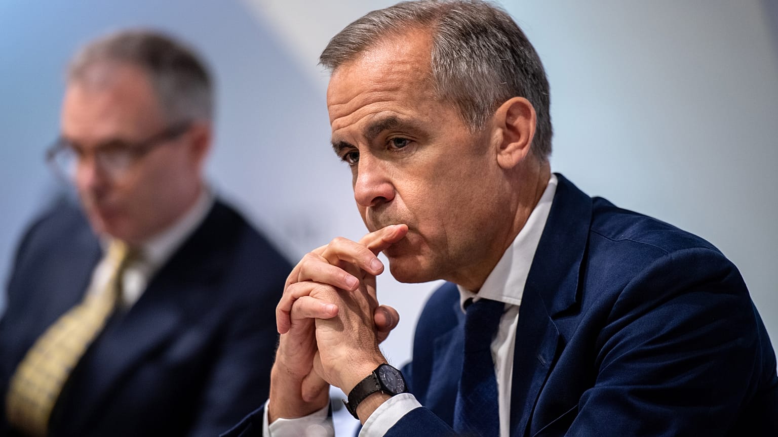 "Brexit": Governo britânico com mais fundos para saída sem acordo