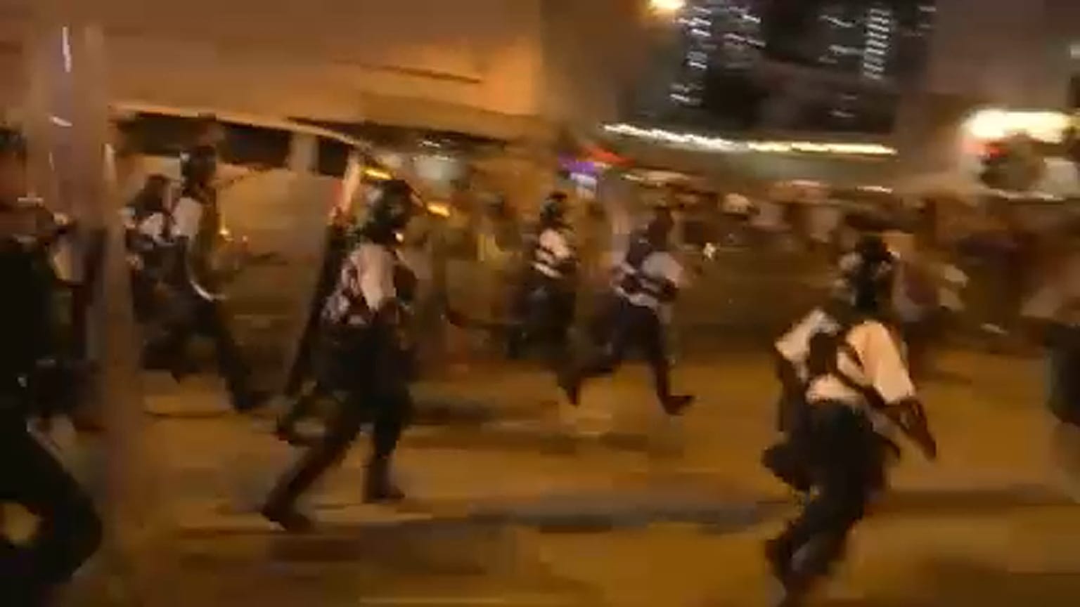Hongkong: Kína katonai beavatkozással fenyeget