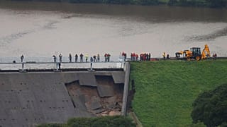 Habitantes de Whaley Bridge não ganharam para o susto