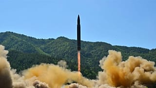 ABD Soğuk Savaş'ın tarihi INF Anlaşması'ndan resmen çekildi