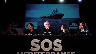 Ocean Viking et Open Arms : la longue attente des plus de 400 réfugiés