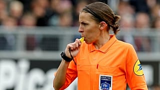 Una mujer para arbitrar la Supercopa masculina de fútbol en Estambul