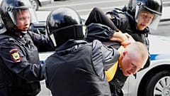 Watch: Hundreds detained in Moscow protest for fair election