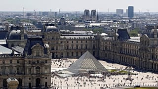 A szelfizők miatt nem lehet bejutni a Louvre-ba