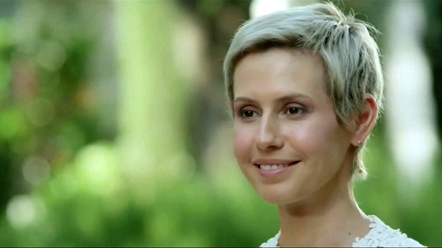 Suriye'nin 'first lady'si Esma Esad: Kanseri tamamen yendim
