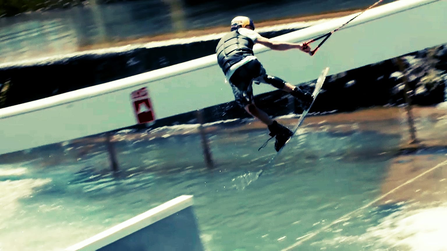 Desafio à gravidade no Tomar Pro Wakeboard