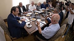 Συνάντηση με αρχηγούς κοινοβουλευτικών κομμάτων - Προεδρική κατοικία, Τρόοδος