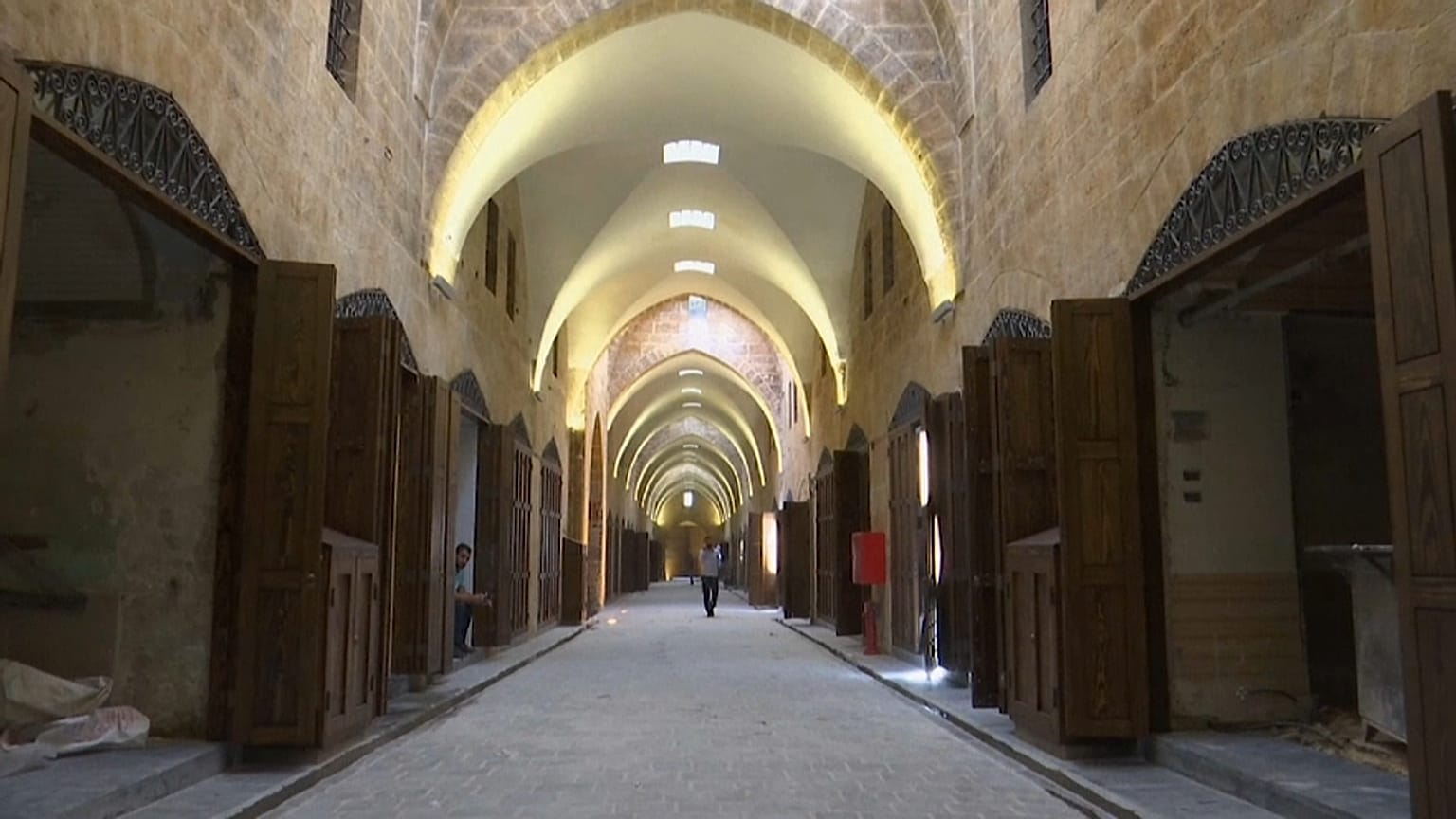 Aleppo: tornano le botteghe nello storico suq