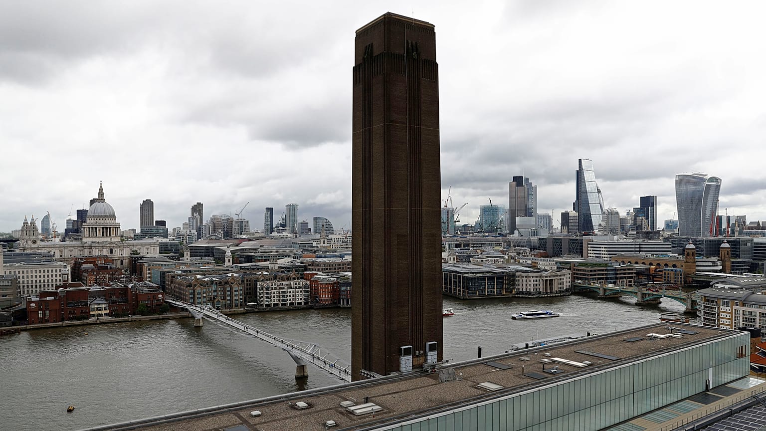 Ez látható a londoni Tate 10. emeleti kilátójából