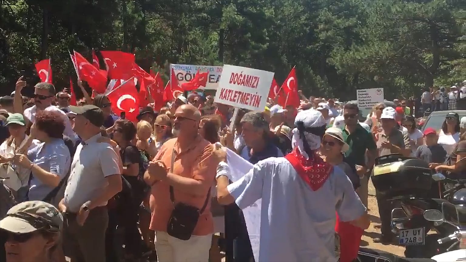 Kaz Dağları'nda on binlerce kişi maden arama çalışmalarını ve doğa katliamını protesto etti