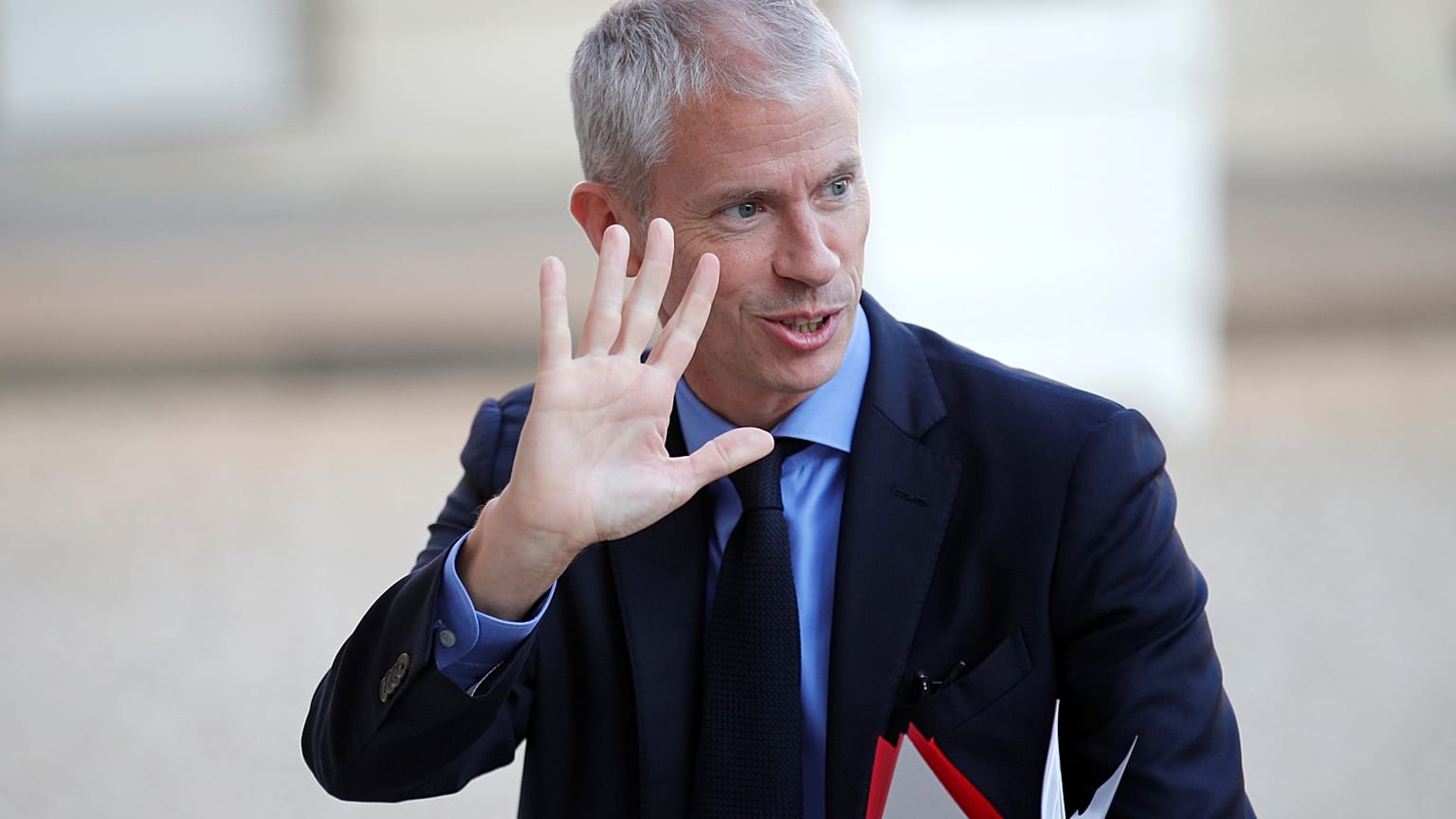 ‘Say things in French!’: Minister reignites debate over language with Twitter plea