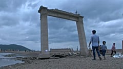 Thailandia: il tempio perduto, che riemerge dalle acque