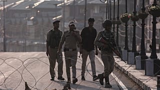 Pakistan: Keşmir konusunda Hindistan'a karşı askeri seçenek gündemde yok