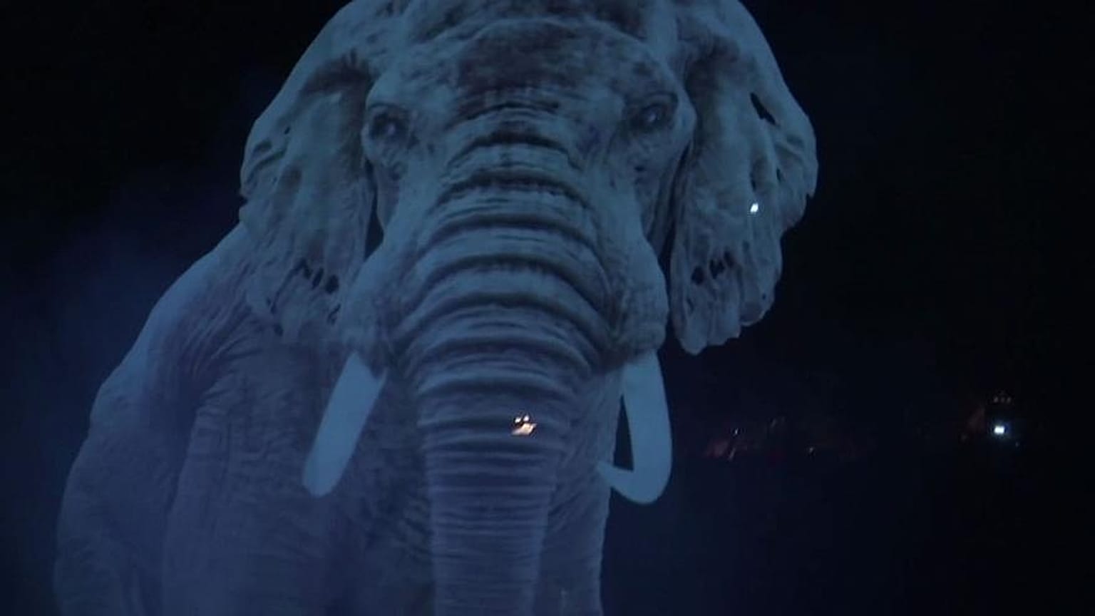 Roncalli: Weltweit erster Hologramm-Zirkus in Deutschland