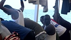 "Open Arms": Schiff mit 121 Migranten wartet auf Hafen-Öffnung