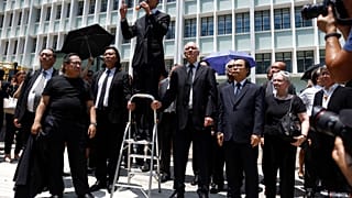 Hongkong: már az ügyvédek is tüntetnek - Peking megtorlással fenyeget