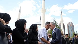 Bakan Akar vefat eden emekli Tümgeneral Mehmet Karlı'nın cenaze törenine katıldı
