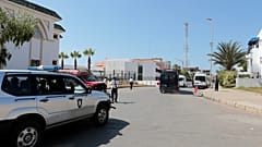 موكب تابع للأمن المغربي ناقلاً المتهم بقتل السائحتين الأجنبيتين في كانون الأول/ديسمبر الماضي 