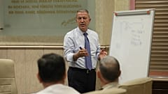 Hulusi Akar ve Türk Silahlı Kuvvetleri (TSK) komuta kademesi, ABD ile yapılan heyetler arası görüşmelerin ardından karargahta bir araya geldi