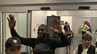Lukaku recebido por adeptos do Inter em delírio