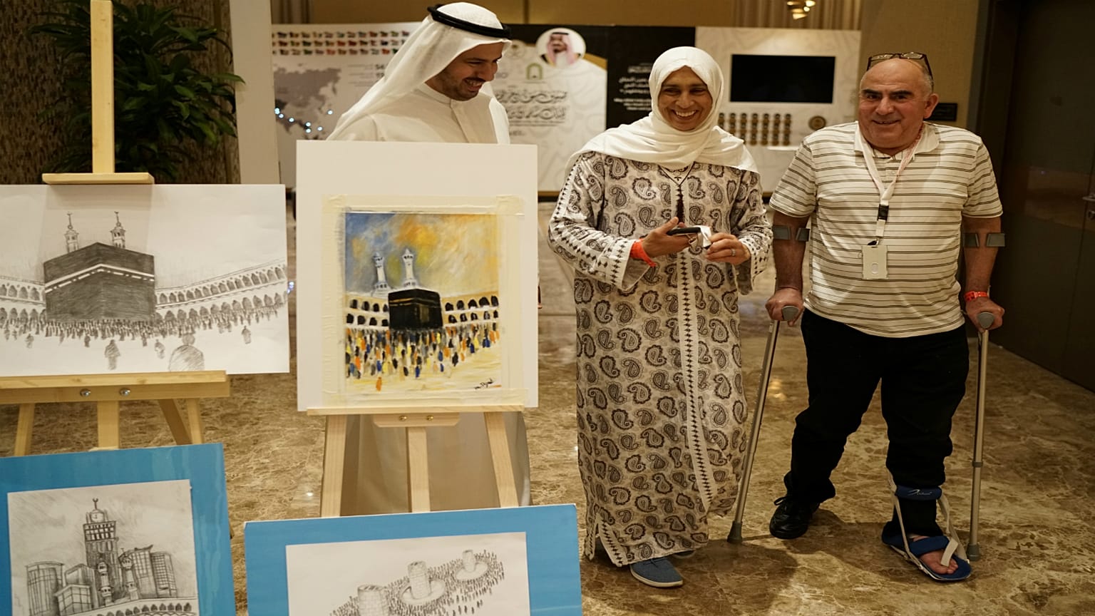 شاهد: ضحايا هجوم نيوزيلندا يلتمسون السكينة في مكة